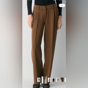 NWT Aritzia “The Effortless Pant”, Low Rise Size 6